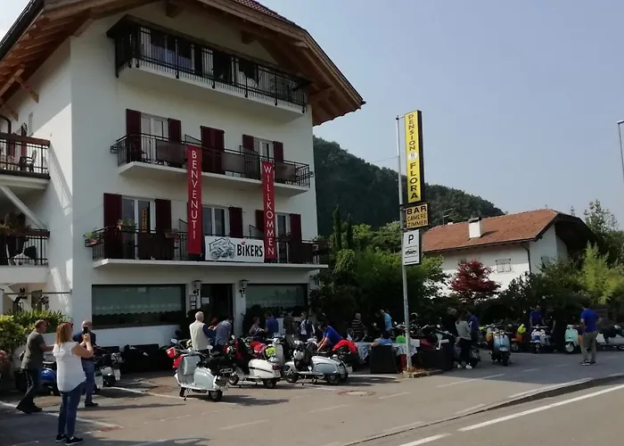 Gasthaus Pension Flora An Der Weinstrasse Ora / Auer photo
