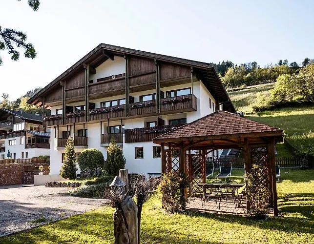 Raschoetzhof Funes  photo