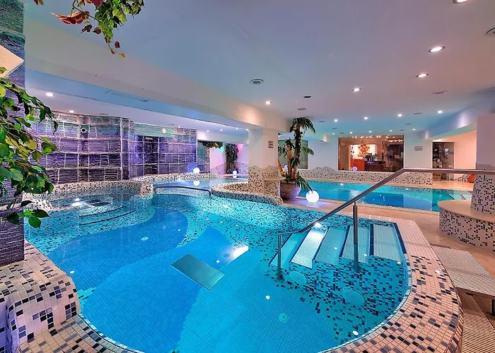 Luna Wellness Hotel Folgarida photo