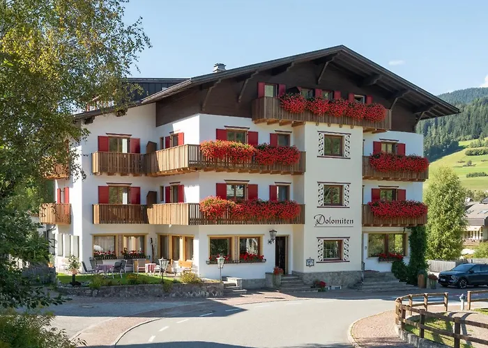 Hotel Dolomiten Monguelfo-Tesido / Welsberg-Taisten photo