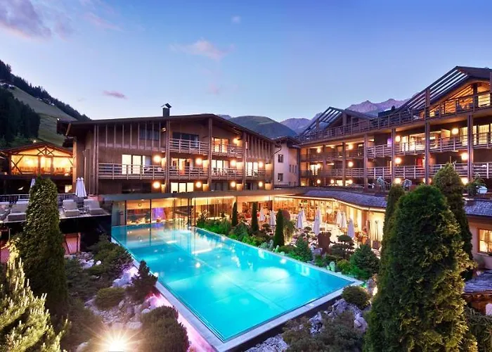 Hotel Quelle Nature Spa Resort Santa Maddalena in Casies photo