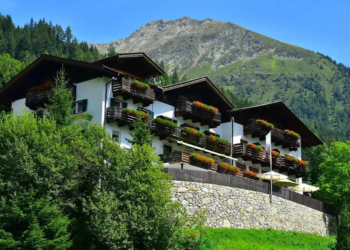 Hotel Jaegerhof San Leonardo in Passiria photo