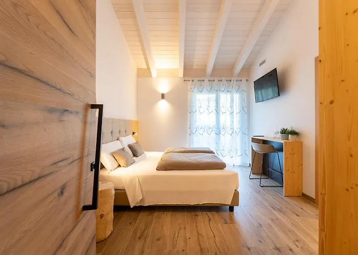 Hotel Alt Spaur Spormaggiore photo