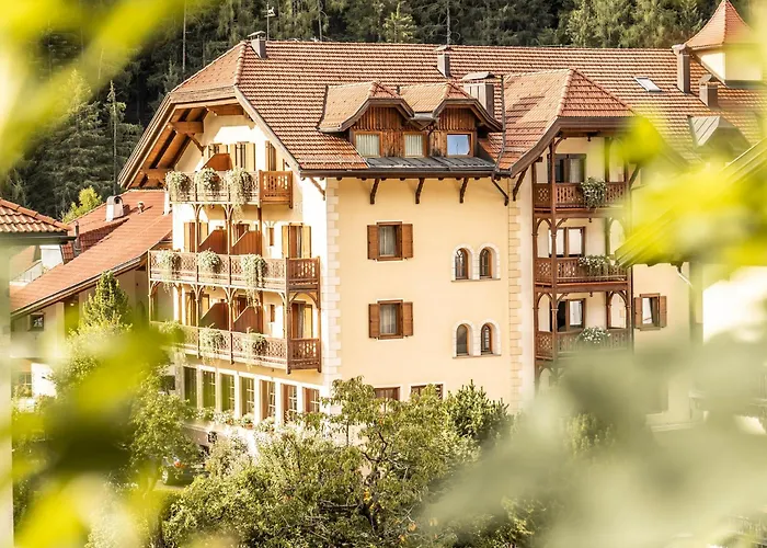 Hotel Luna Mondschein Ortisei photo