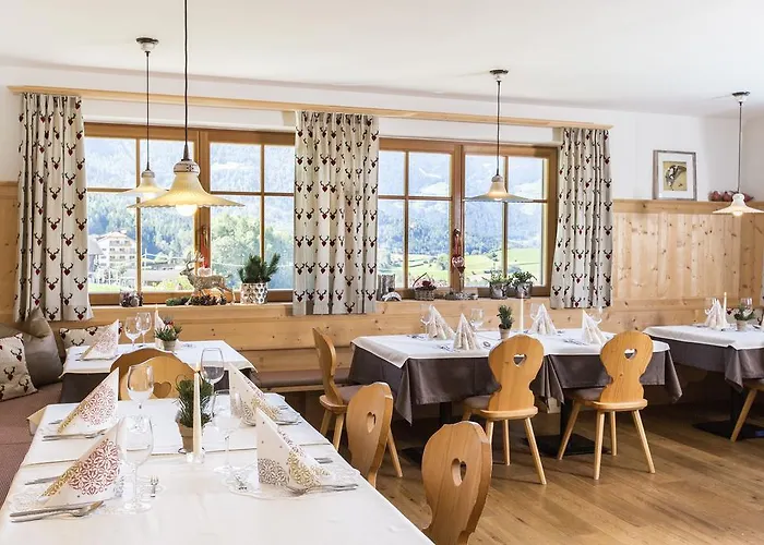 Hotel Lindnerhof San Lorenzo di Sebato photo