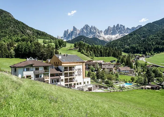 Hotel Tyrol Funes  photo