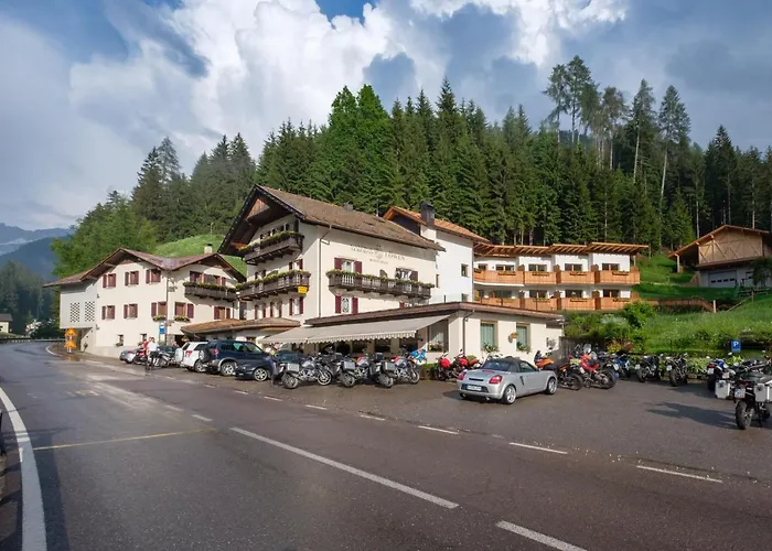Gasthof Loewen Nova Levante photo